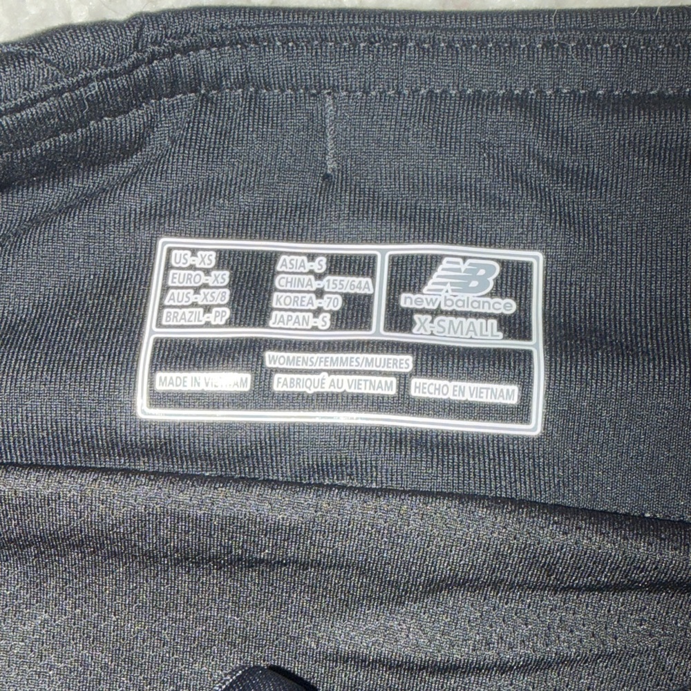 New Balance Black Performance Short Impact XS NWT Womens - Picture 4 of 6